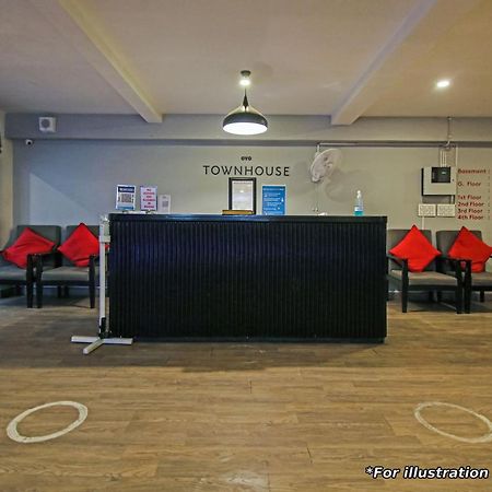 Oyo Townhouse 600 Gangothri Hotel Secunderabad ภายนอก รูปภาพ